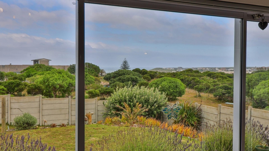 4 Bedroom Property for Sale in Kleinbaai Western Cape